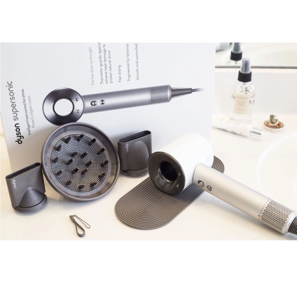 Dyson Black Ribbed Silicone Mat